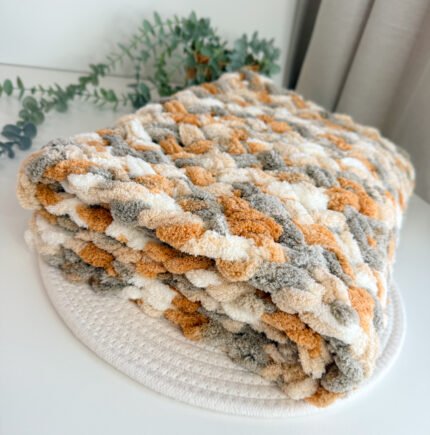 Rankomis megztas „PUFFY” pledukas