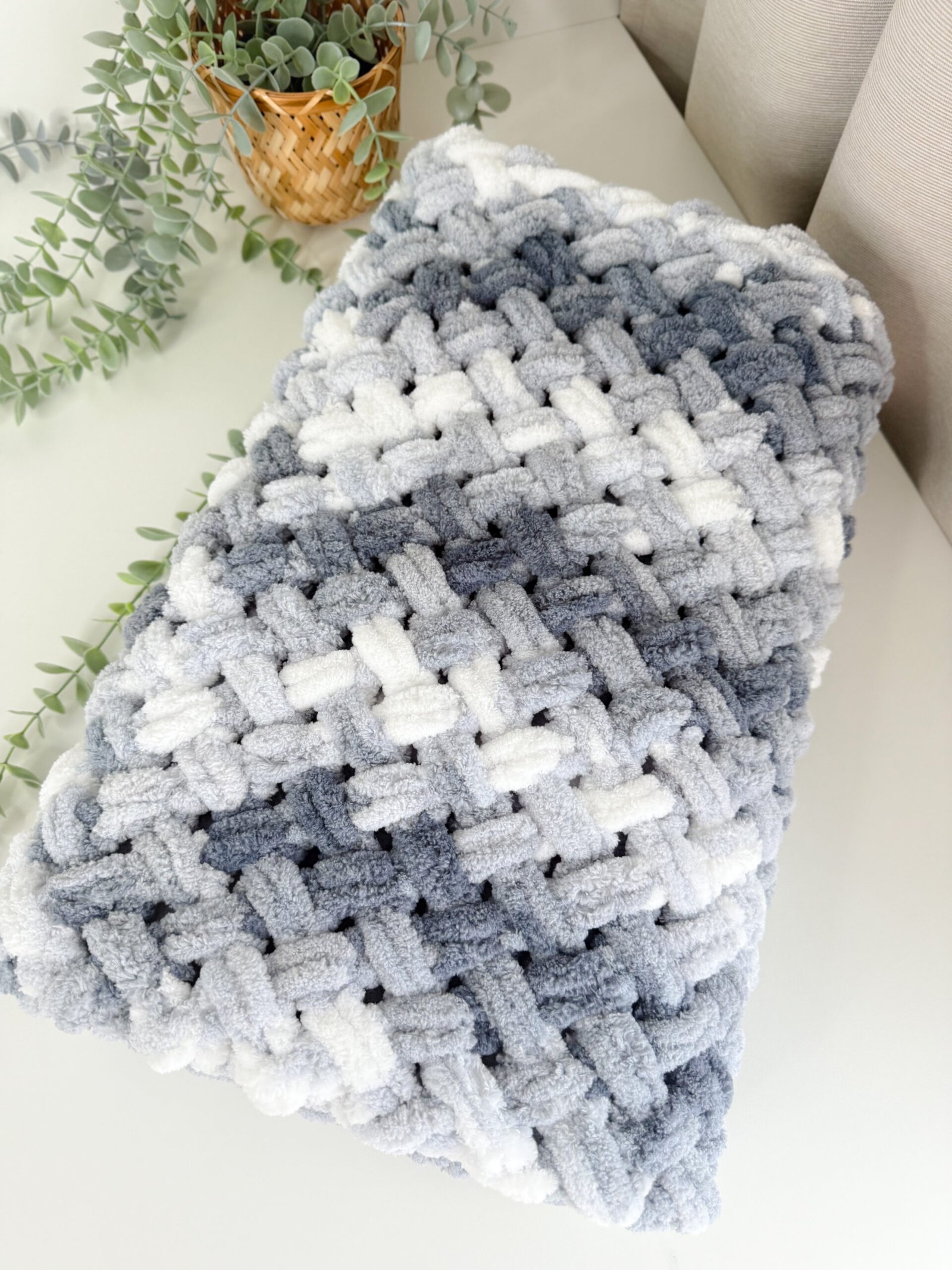 78BB9DFE-EE93-4BE7-840A-F78868DA3D09