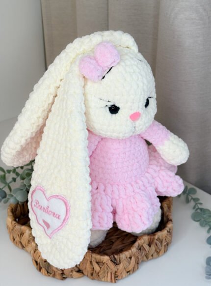 Rankų darbo nertas zuikis “Zuikiukas”