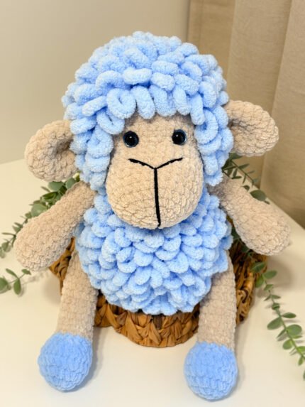 Rankų darbo Puffy nerta avis “Melsva Avytė”