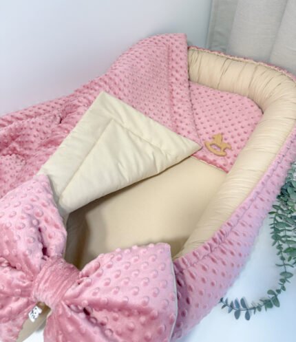 Gultukas kūdikiui su pagalvėle ir pleduku "Pelenų rožinis"