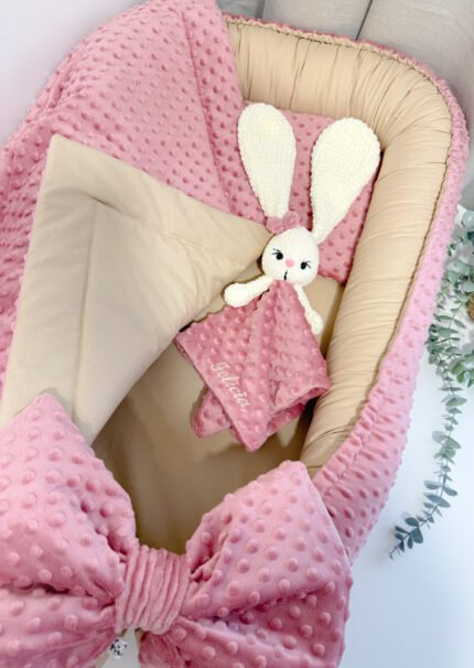 3 dalių Dovanų rinkinys gultukas, pledukas, migdukas "Kiškiukas"