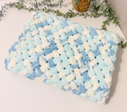 Rankomis megztas „PUFFY” pledukas