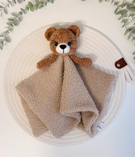 Rankų darbo migdukas – žaisliukas „Meškiukas”