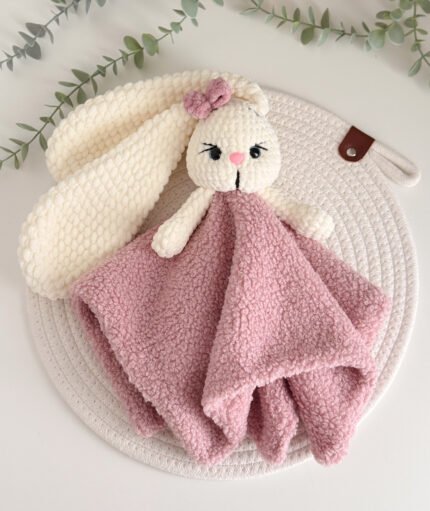 Teddy rankų darbo migdukas – žaisliukas „Kiškiukas”