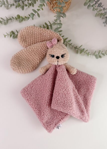 Teddy rankų darbo migdukas – žaisliukas „Kiškiukas”